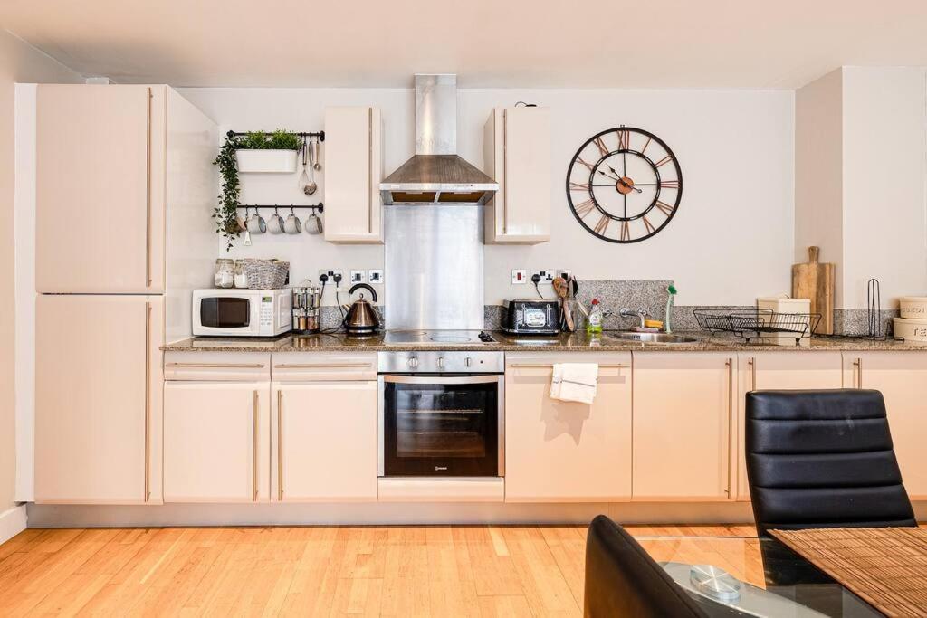 Apartment Apt In With Secure Parking Manchester